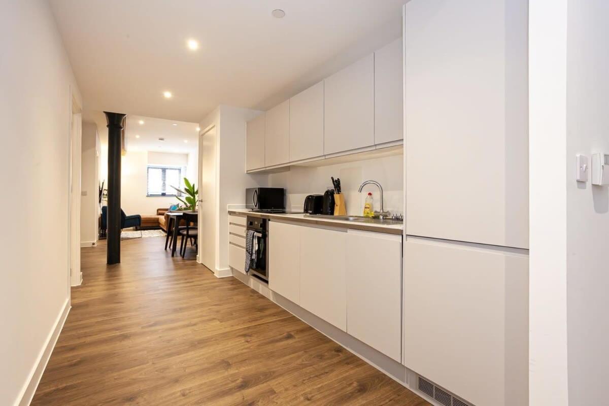 Stylish Modern In Манчестер